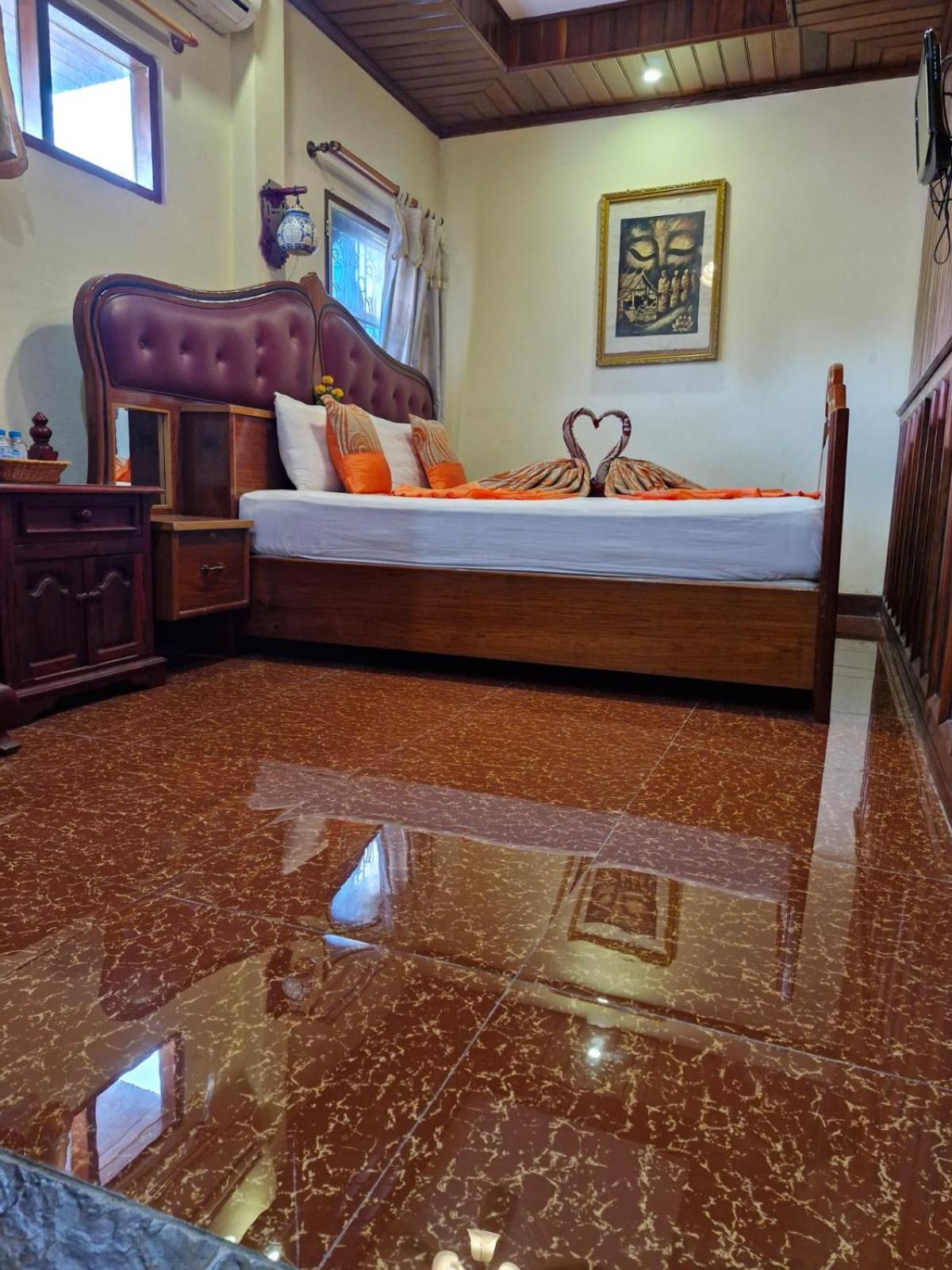 Hotel Sakura Wood House Luang Prabang Exterior foto