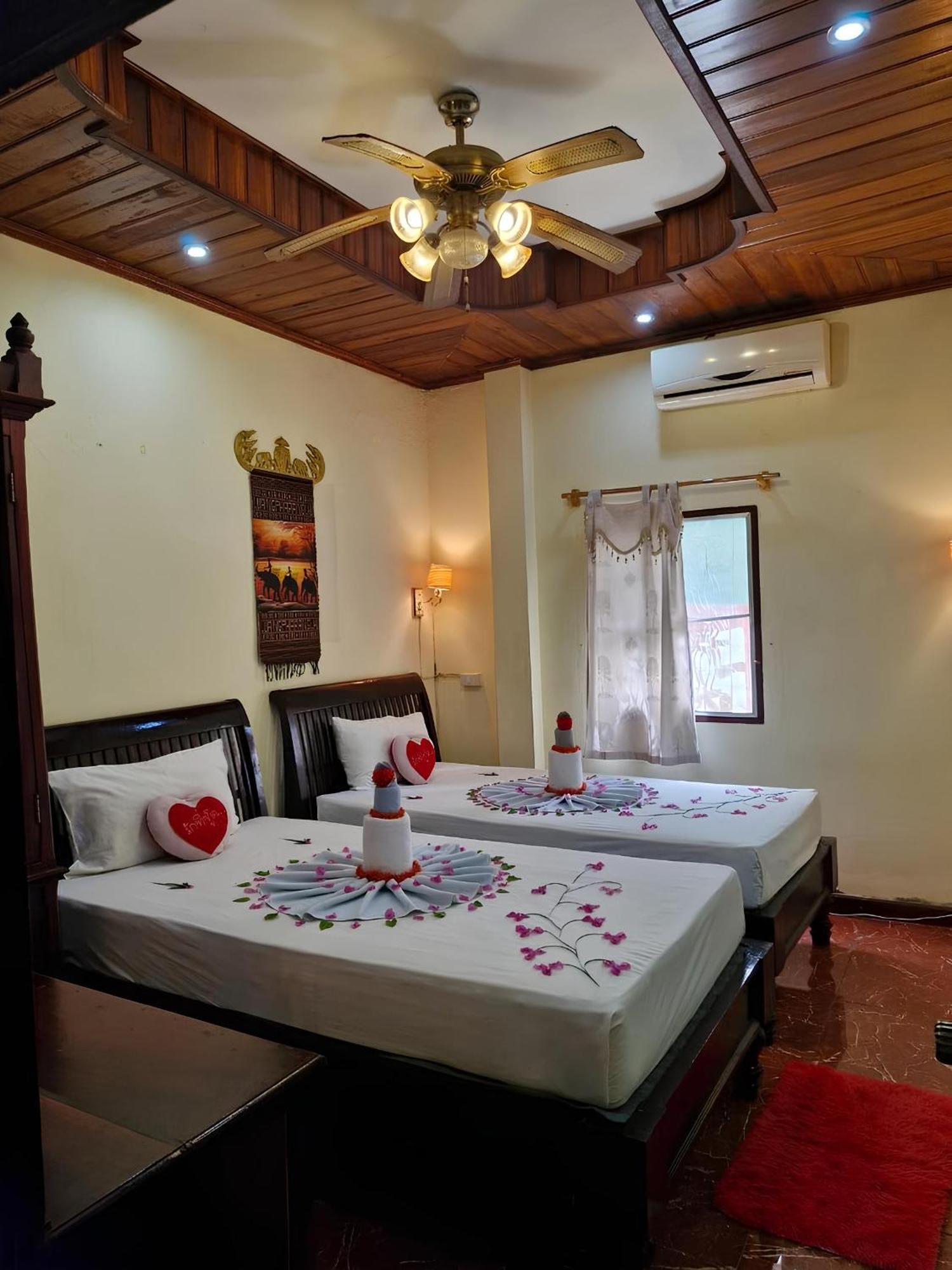 Hotel Sakura Wood House Luang Prabang Exterior foto